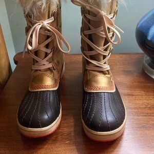 Sorel Winter boot with fur top size 6